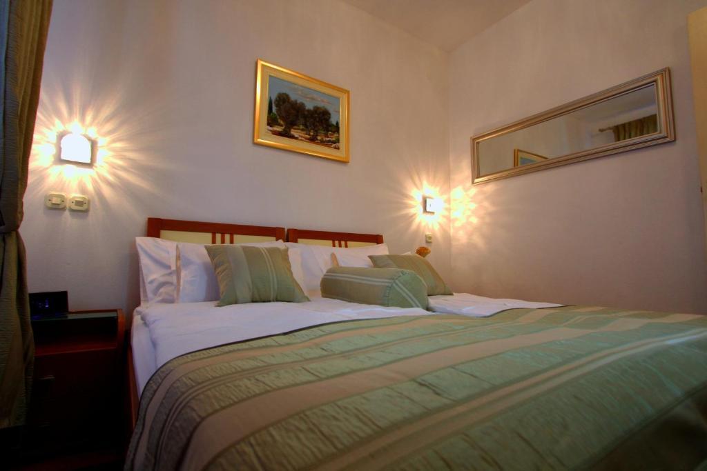Apartments Amore Bol Quarto foto