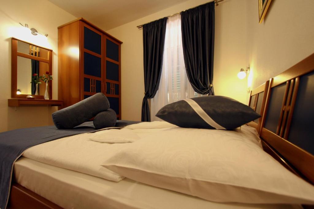 Apartments Amore Bol Quarto foto