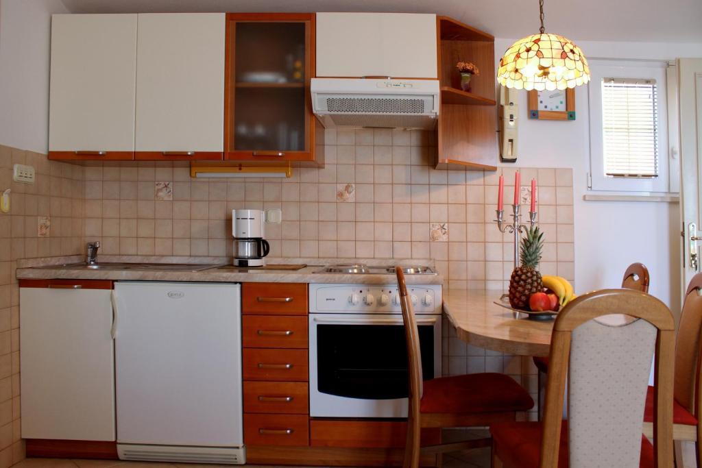 Apartments Amore Bol Quarto foto