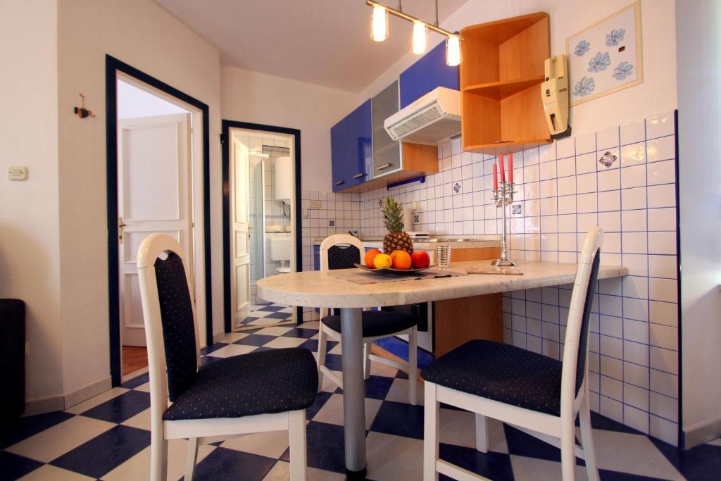 Apartments Amore Bol Quarto foto