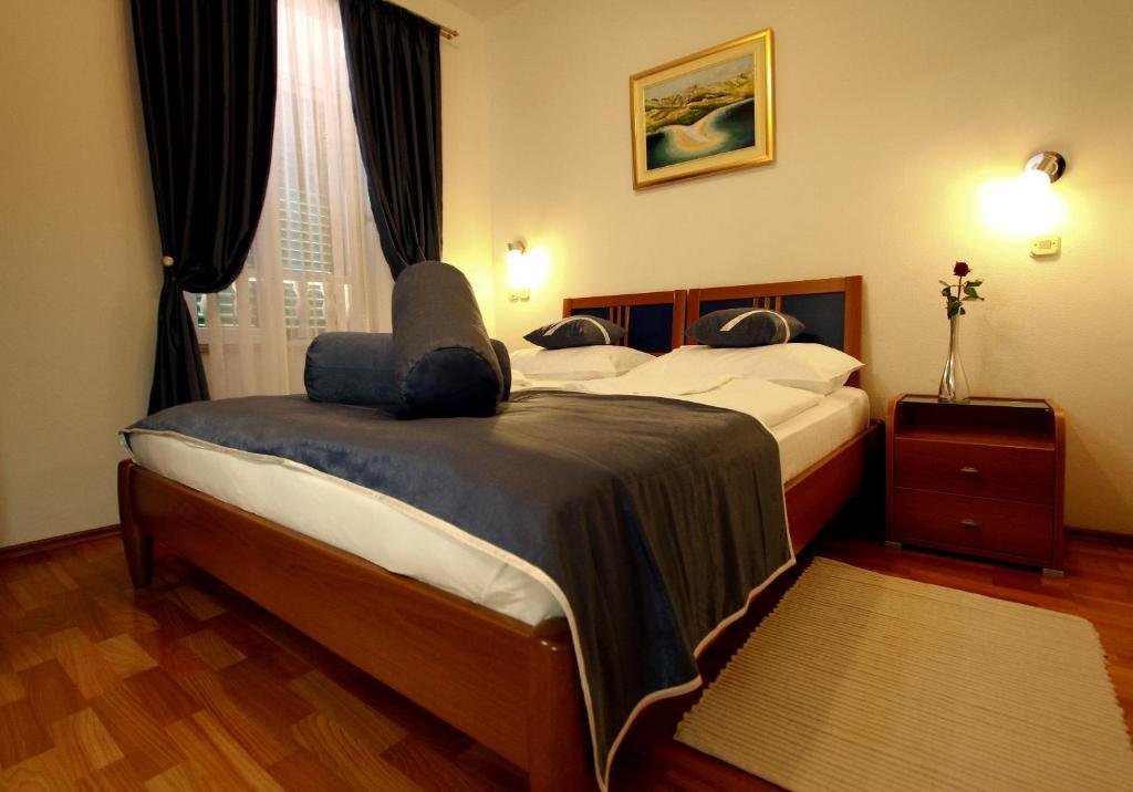 Apartments Amore Bol Quarto foto