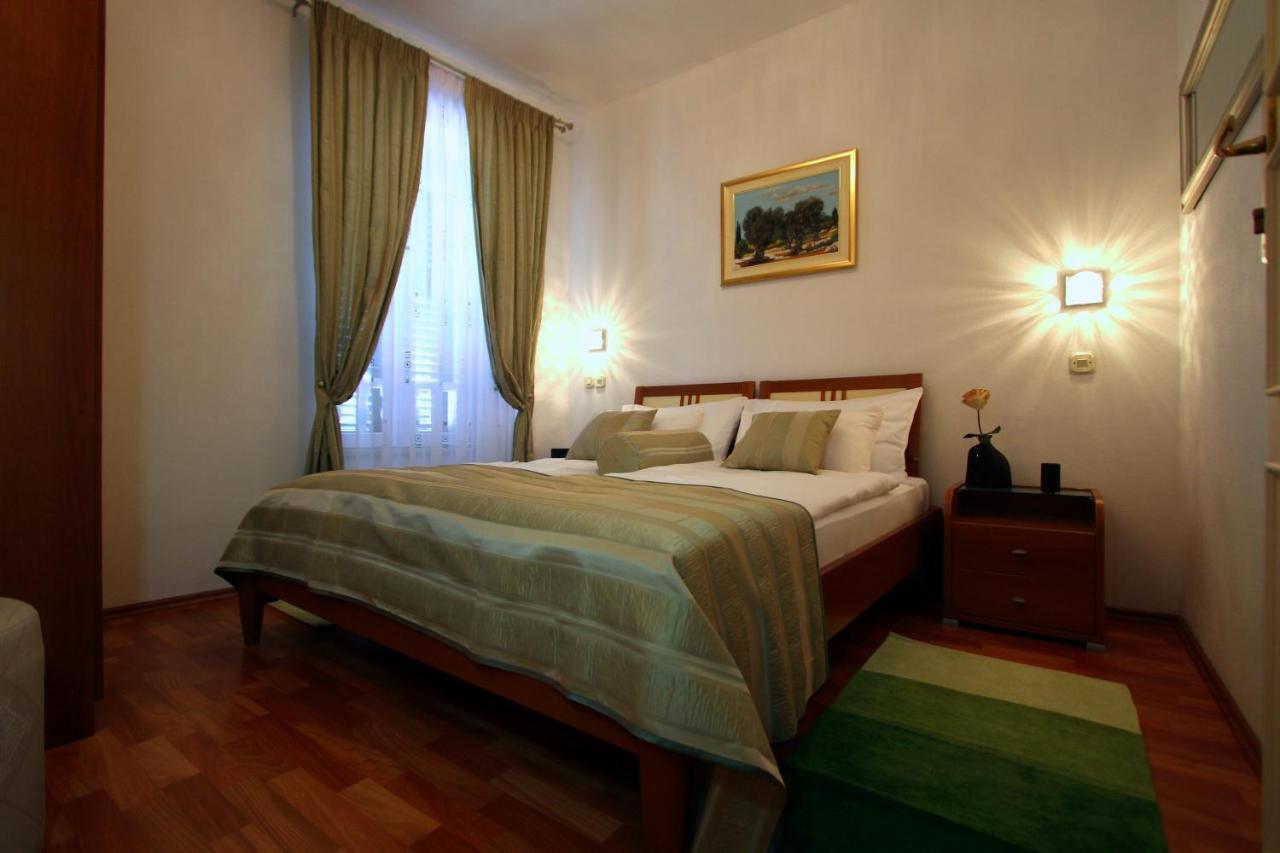 Apartments Amore Bol Quarto foto